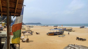 Mia's beach resort goa